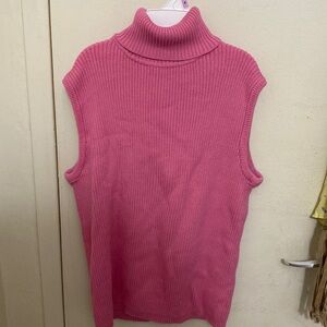 Pink turtleneck sleeveless sweater🎀